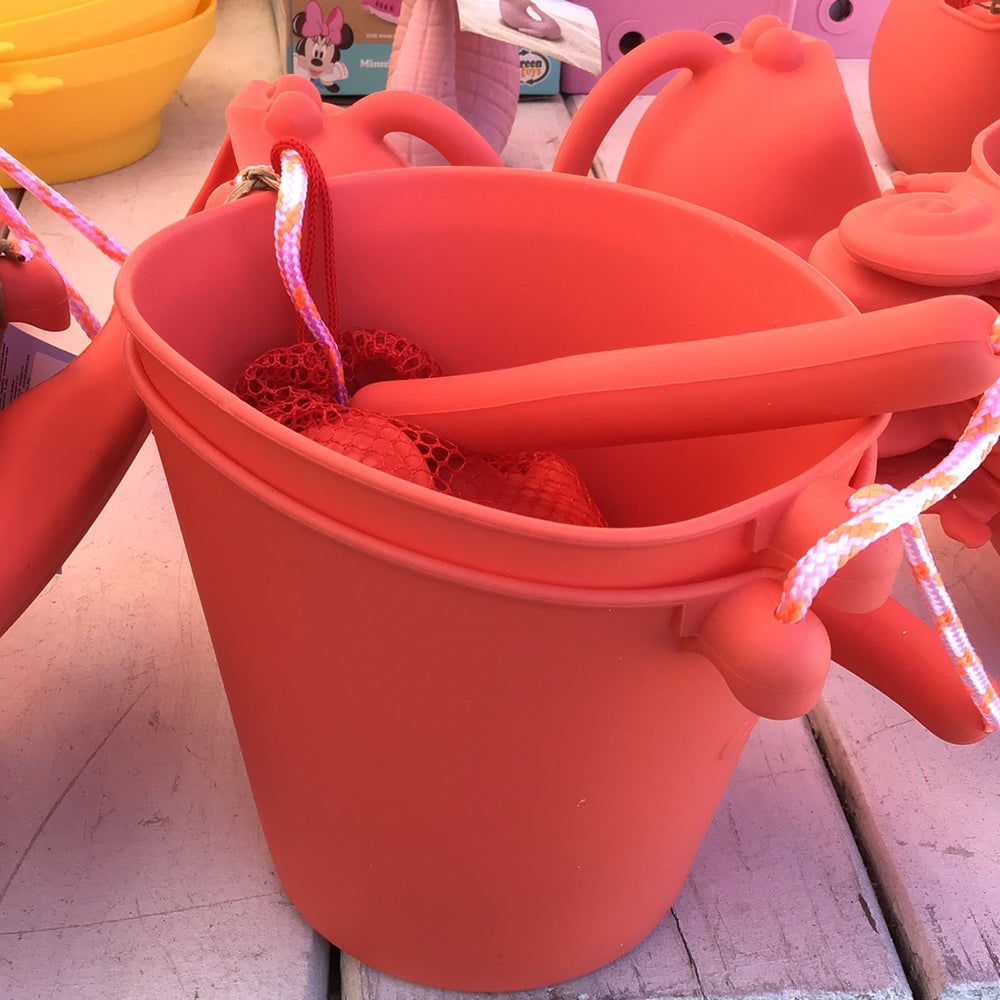 Bucket