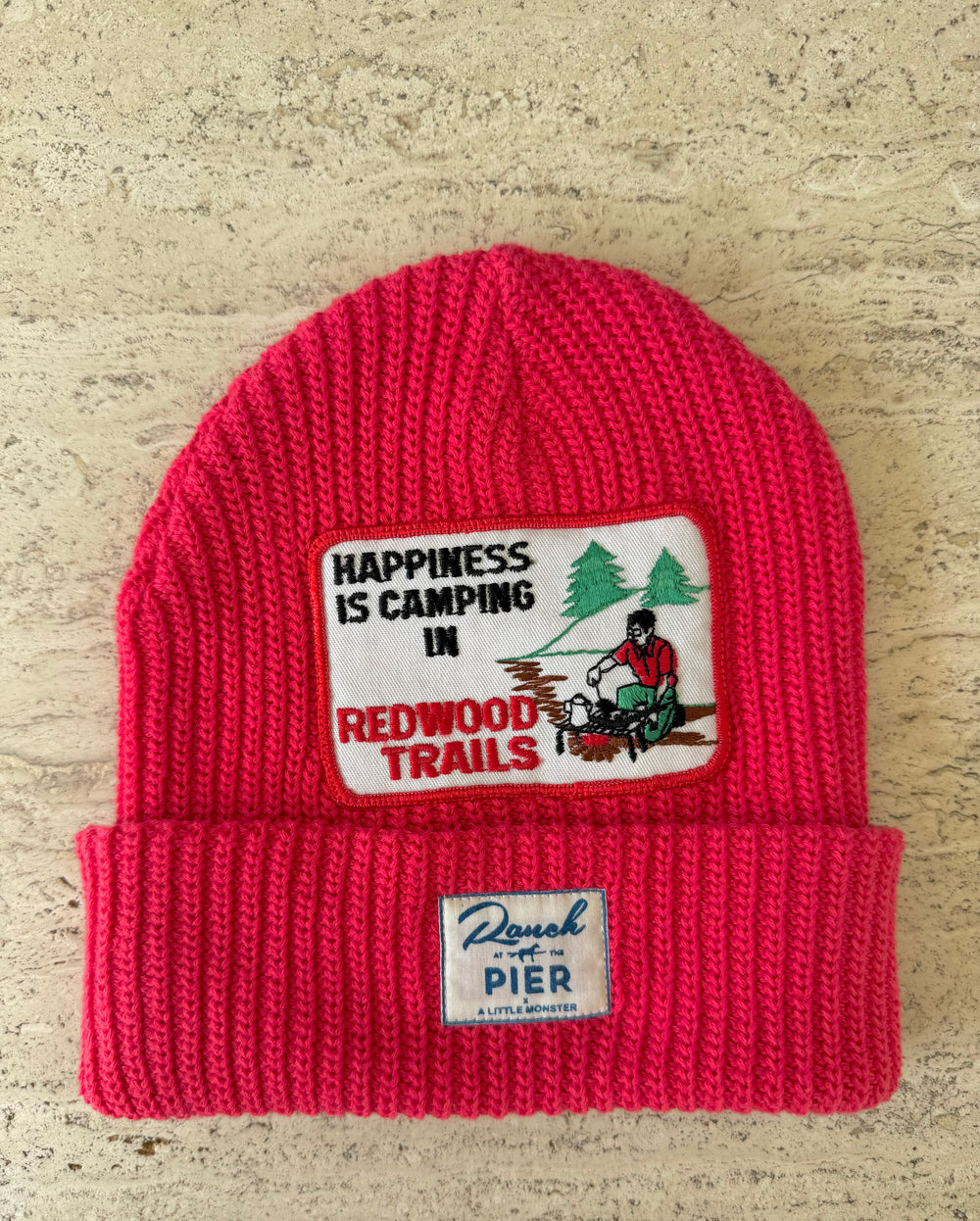 Red Momo Beanie "Redwood Trails"/ 1 patch