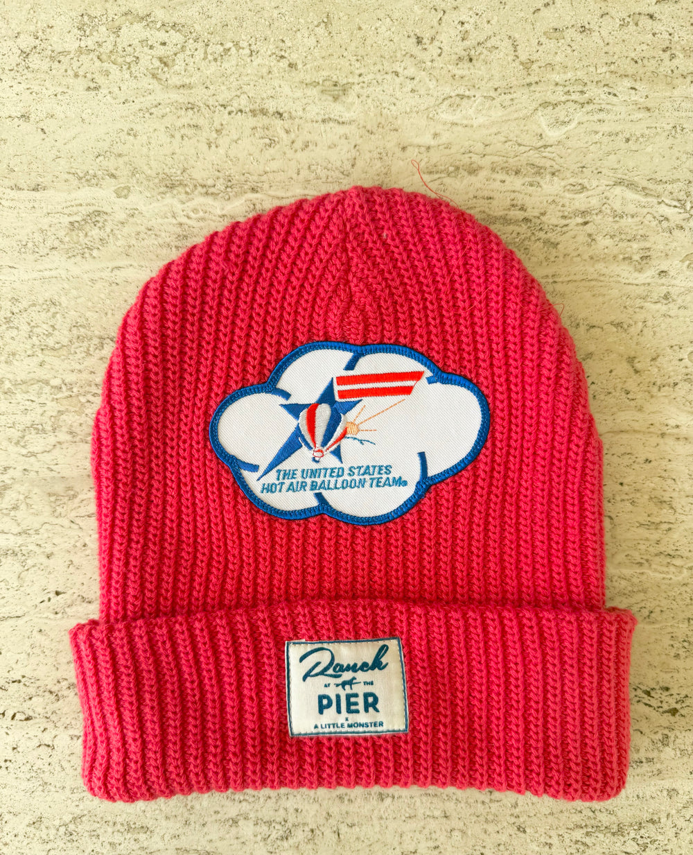 Red Momo Beanie "Hot Air Ballon"/ 1 patch