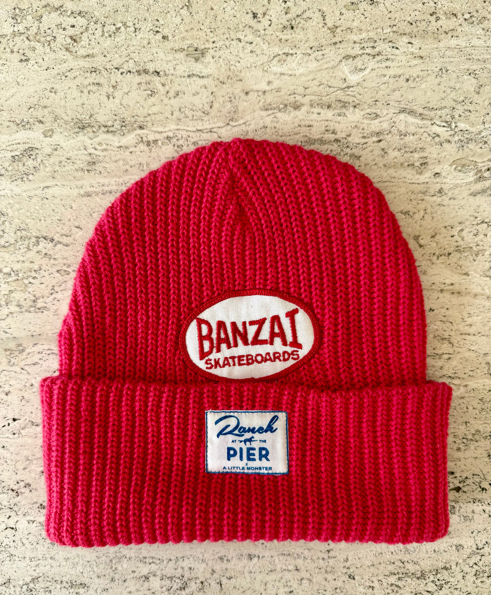 Red Momo Beanie "Banzai Surfboards"/ 1 patch