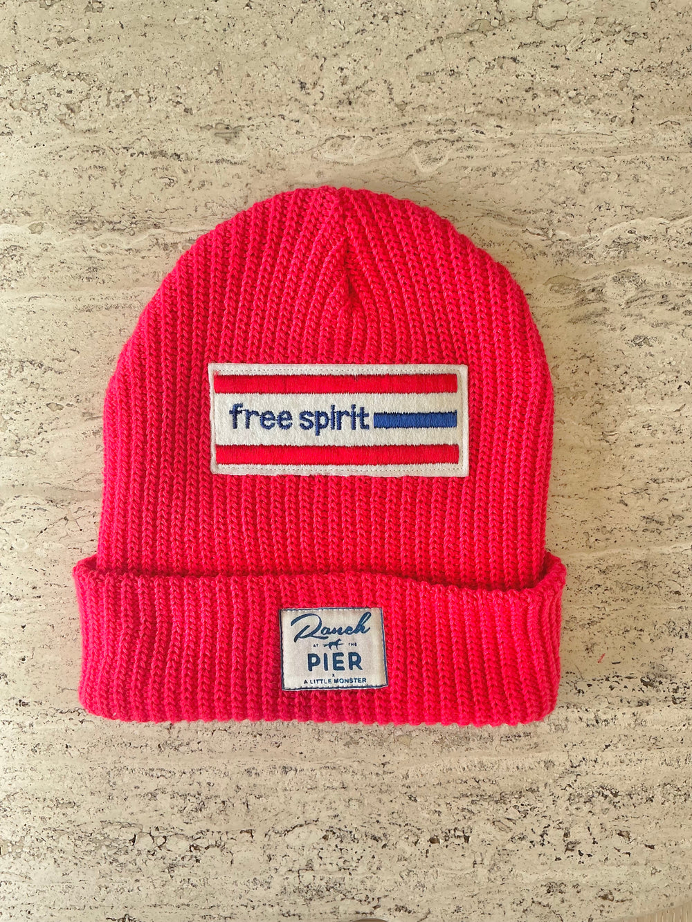 Red Momo Beanie "Free Spirit"/ 1 patch