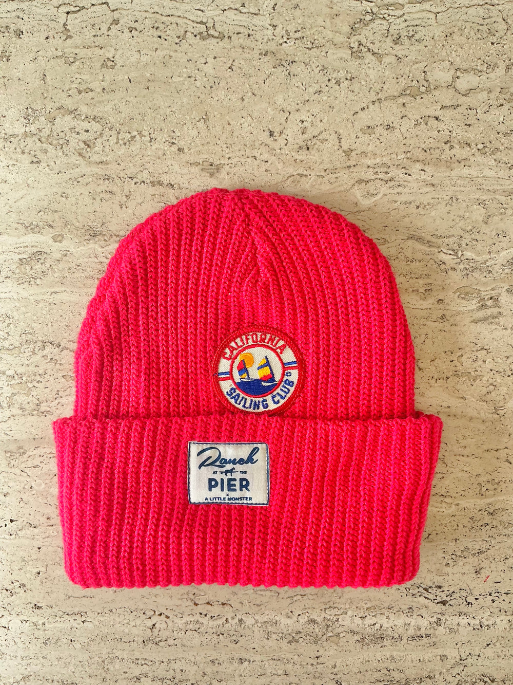 Red Momo Beanie "California Saling Club"/ 1 patch