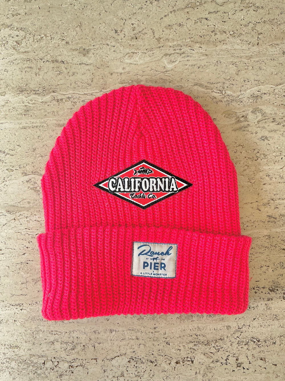 Red Momo Beanie "California Tackle"/ 1 patch