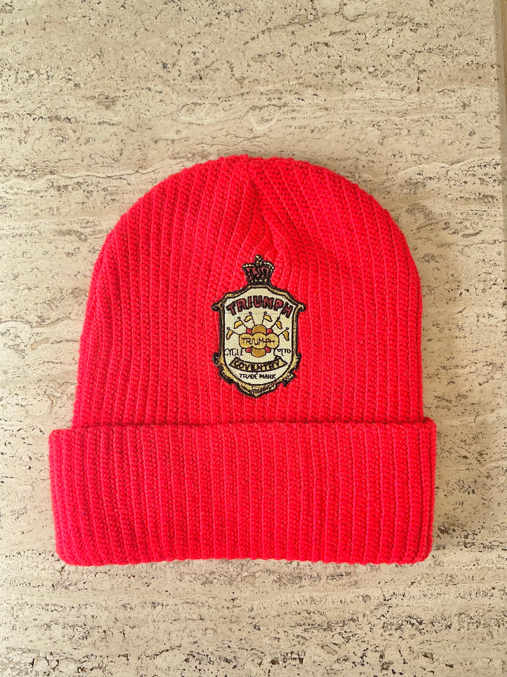 Red Momo Beanie "Triumph"/ 1 patch