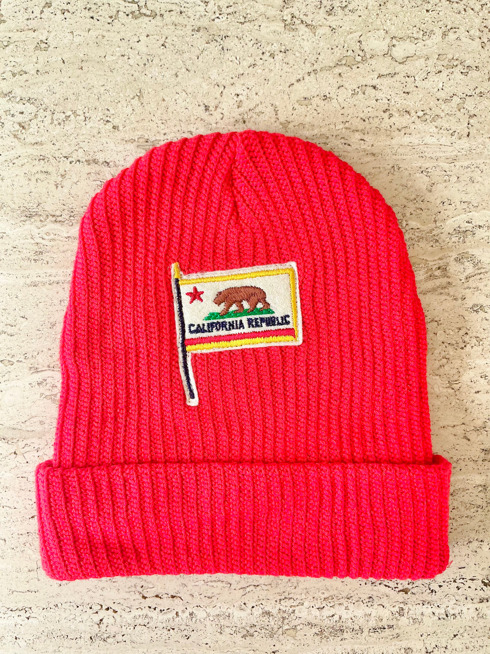 Red Momo Beanie "California Republic"/ 1 patch