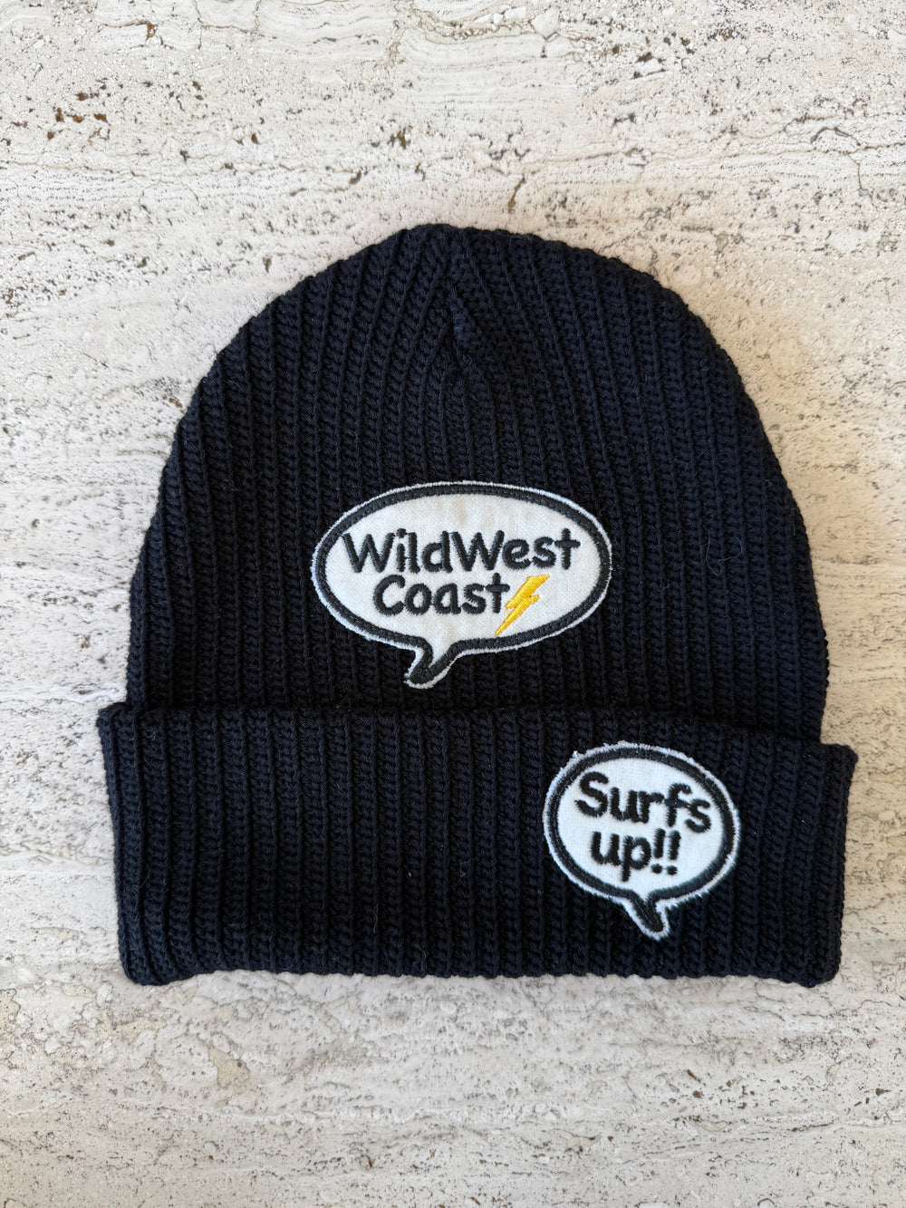 Black Momo Beanie "Wild West Coast/ Surf's Up"/ 2 patches