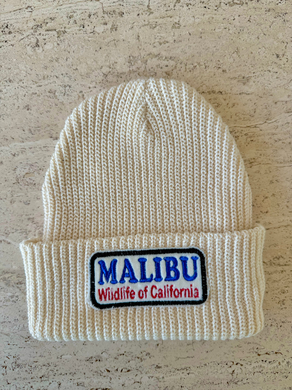 White Momo Beanie "Malibu Wildlife"/  1 patch