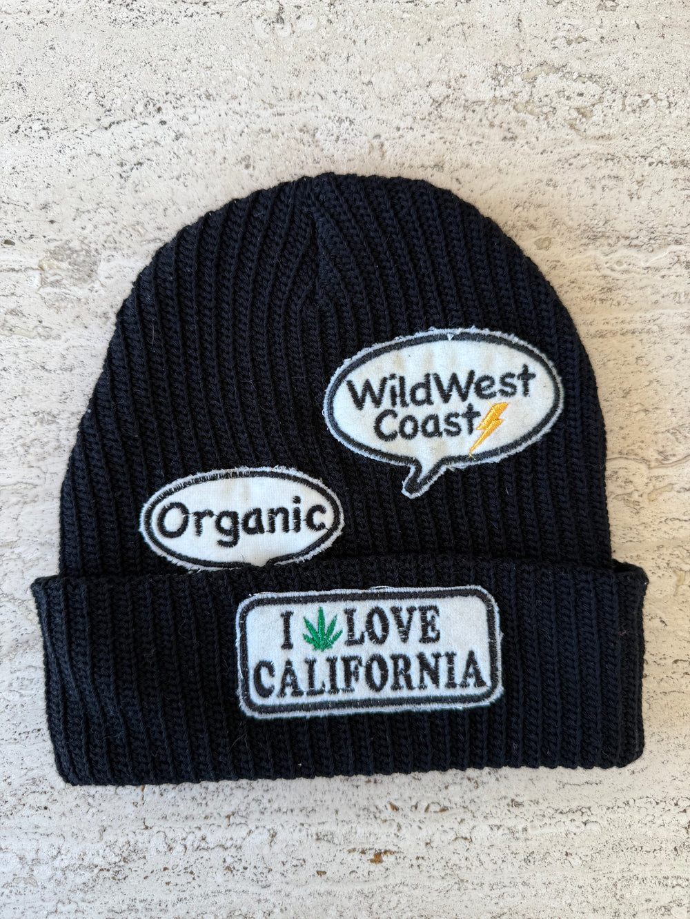 Black Momo Beanie "I love California"/ 3 patches