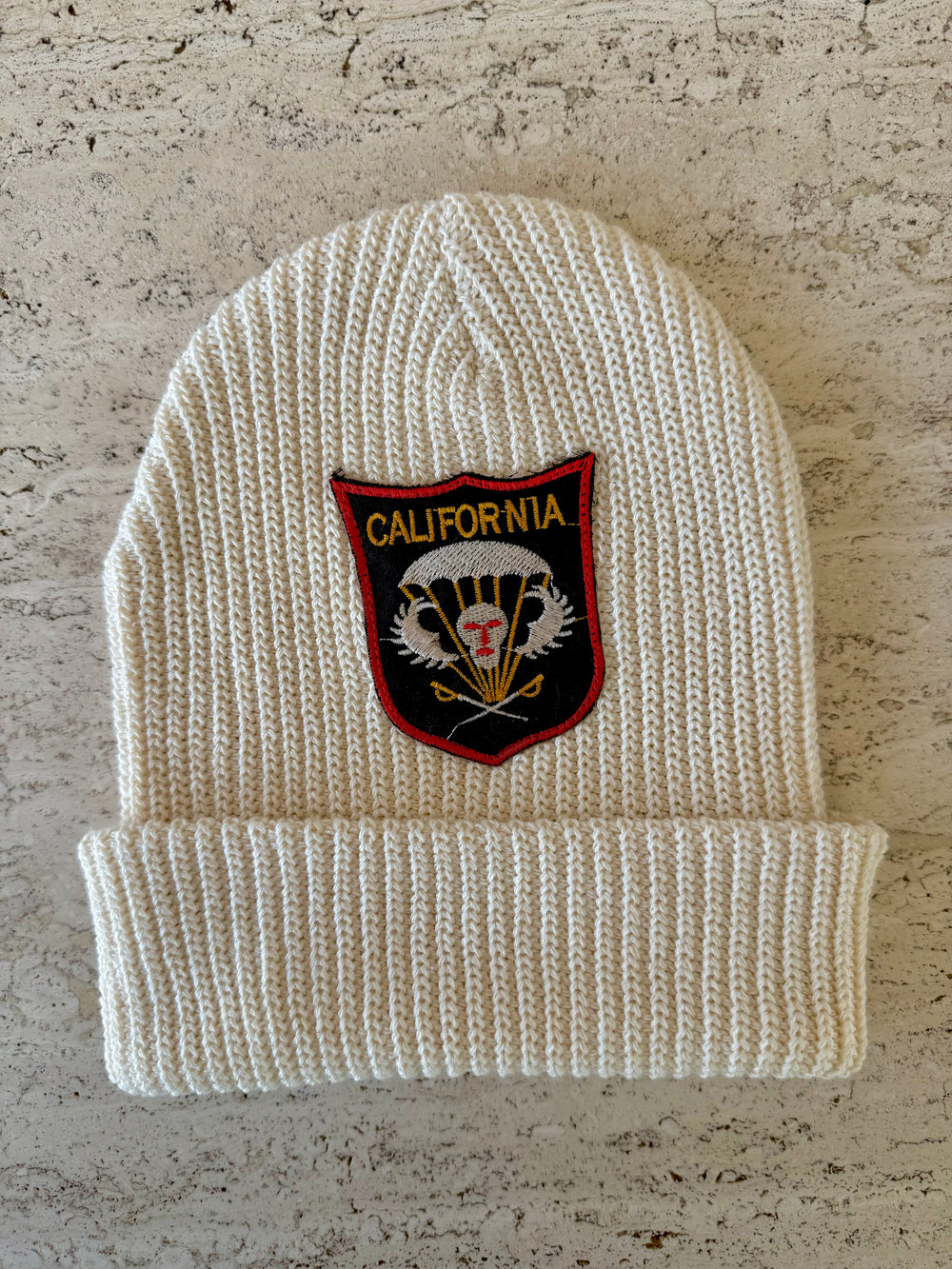 White Momo Beanie "California Skull"/  1 patch