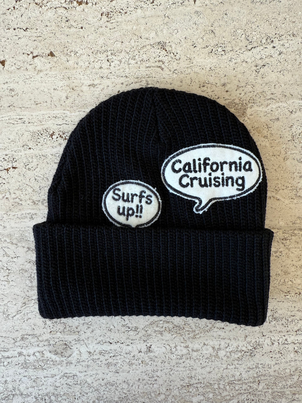 Black Momo Beanie "California Cruising Surfs Up "/  2 patches