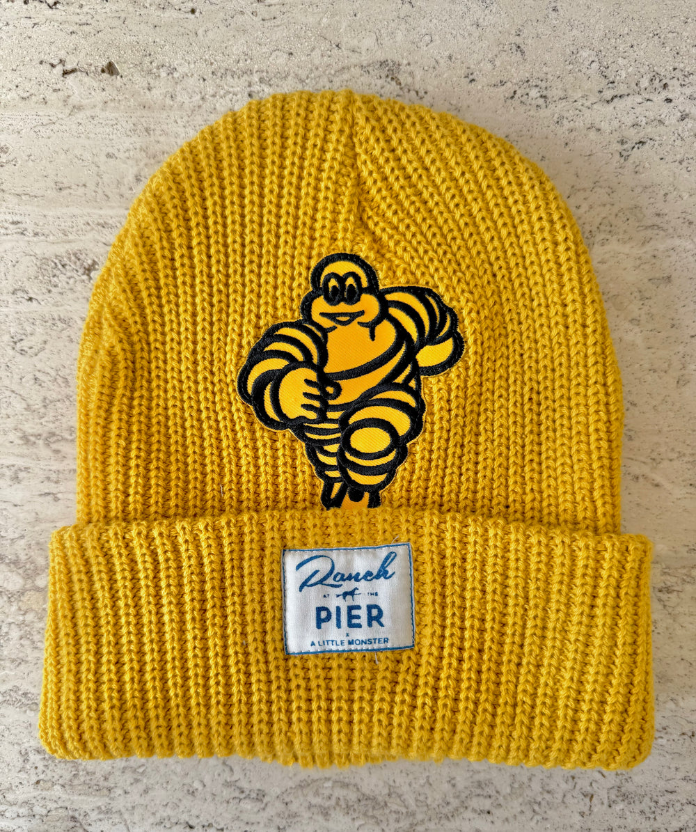 Yellow Momo Beanie "Man Running "/ 1 patch