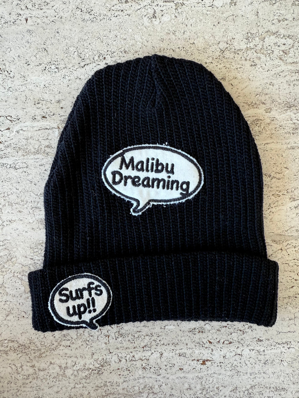 Black Momo Beanie "Malibu Dreaming Surfs Up "/  2 patches