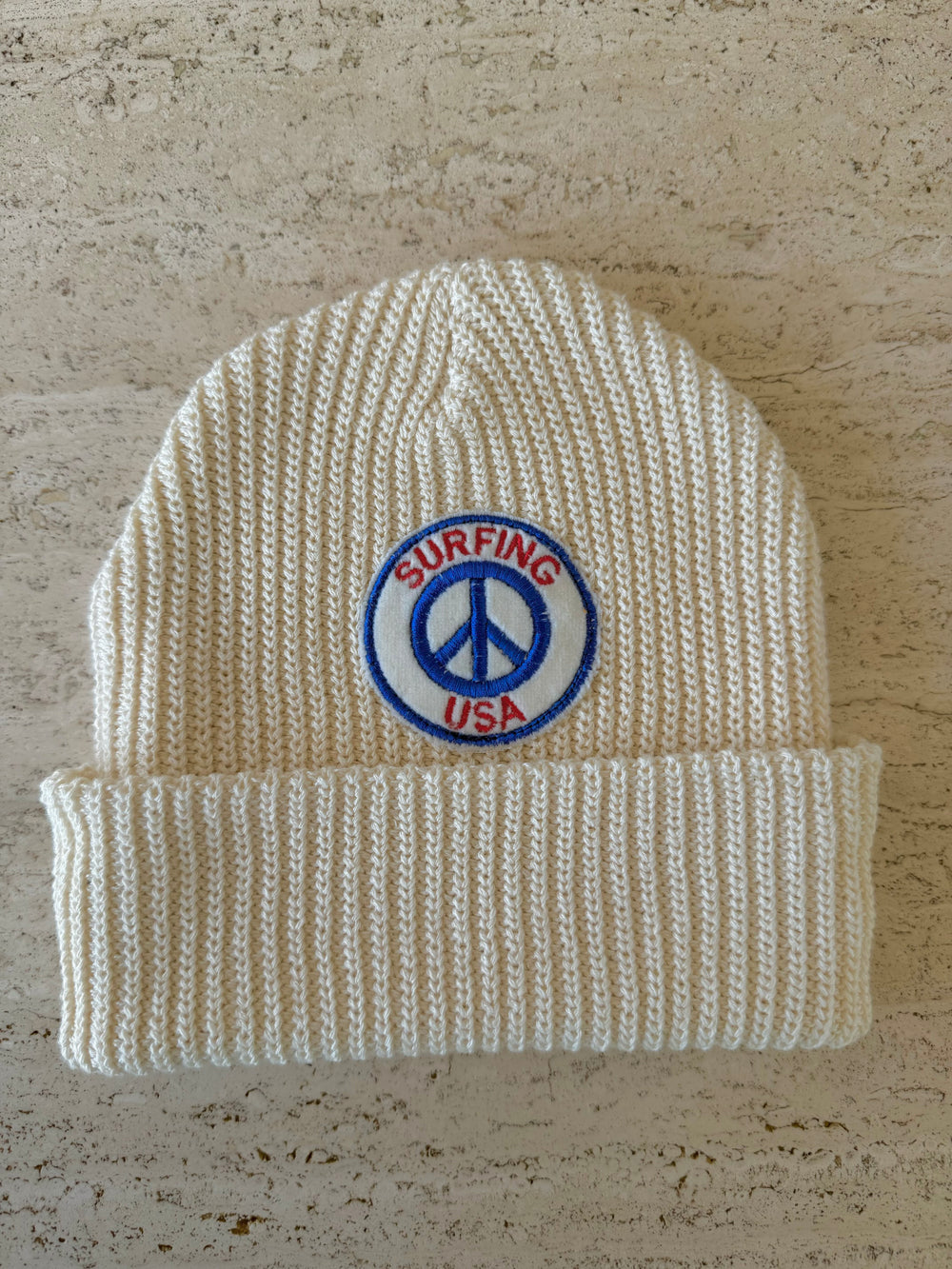 White Momo Beanie "Surfing USA"/  1 patch