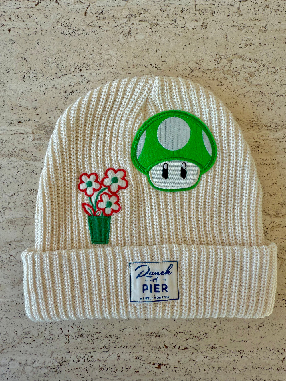 White Momo Beanie "Flower Pot "/  2 patches