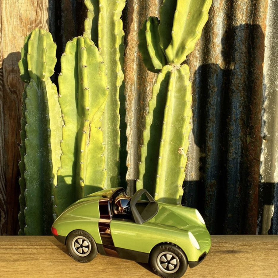 Mini Series Luft. Timeless design meets a perennial playtime classic that just as easily features on a bookshelf or mantle. Suitable for ages 3 and up. ABS Plastic and rubber Designed in London